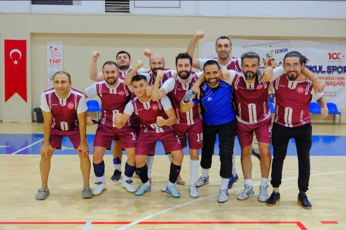 İK&Ccedil;&Uuml; Personel Futsal Takımı Kamu Spor Oyunları&rsquo;nda İzmir Şampiyonu Oldu