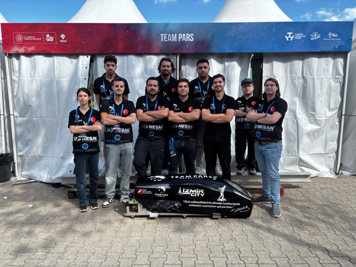 İK&Ccedil;&Uuml;&rsquo;l&uuml; Gen&ccedil; M&uuml;hendisler TEKNOFEST Hyperloop Yarışması&rsquo;nda İzmir&rsquo;i Başarıyla Temsil Etti