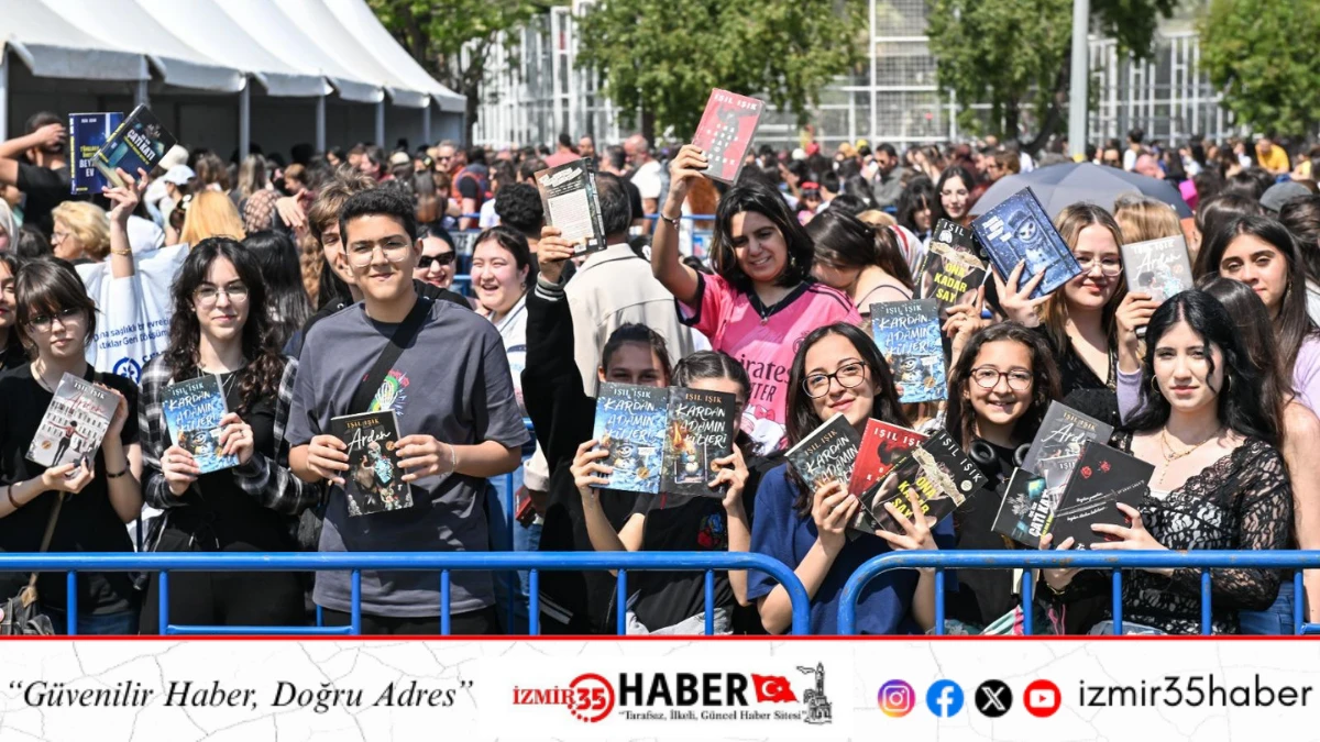 İZKİTAP&rsquo;ta edebiyat ş&ouml;leni yaşanıyor