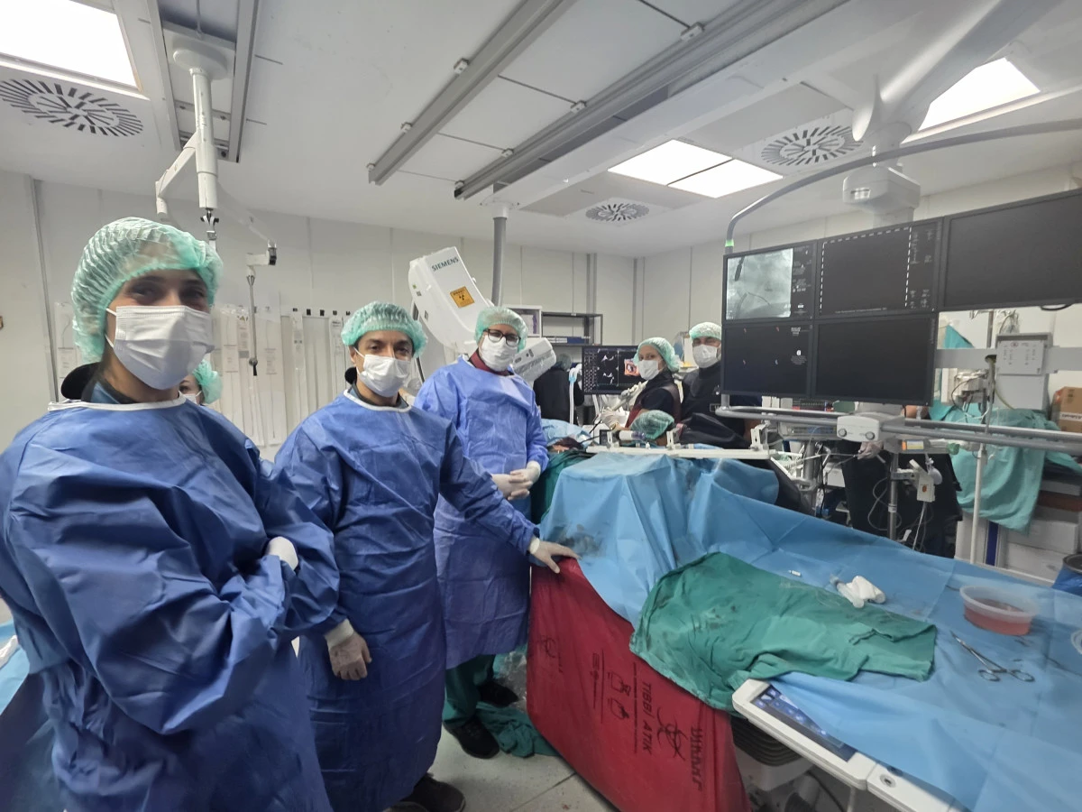 İzmir Bakır&ccedil;ay &Uuml;niversitesi &Ccedil;iğli Eğitim ve Araştırma Hastanesinde Bir İlk