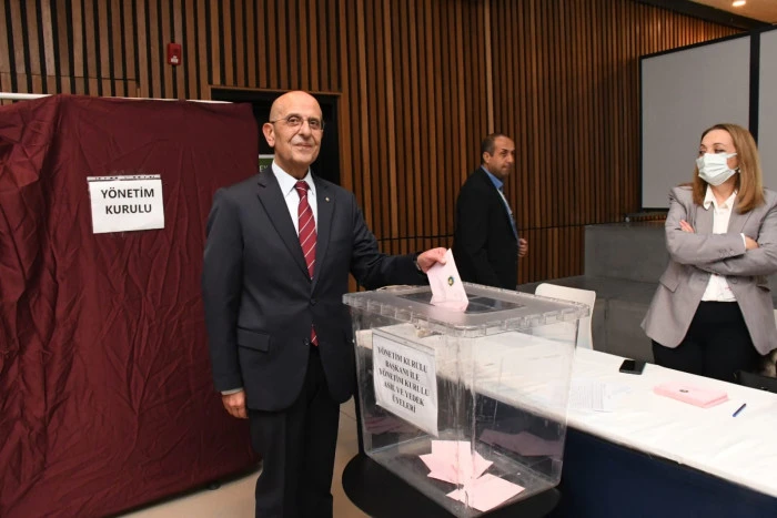 İZMİR TİCARET BORSASI&rsquo;NDA SE&Ccedil;İMLER TAMAMLANDI