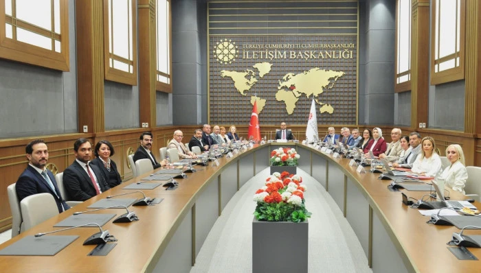 İZMİR&rsquo;DEN 11 GAZETECİYE BASIN KARTI