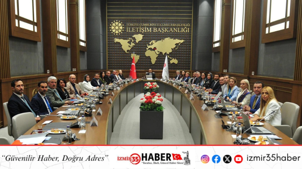 İZMİRLİ 33 GAZETECİYE BASIN KARTI