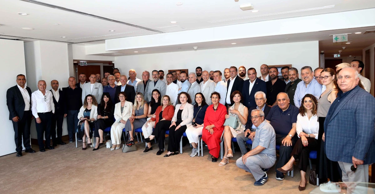 İZSİAD Sekt&ouml;r Taramasını İnşaatla S&uuml;rd&uuml;rd&uuml;