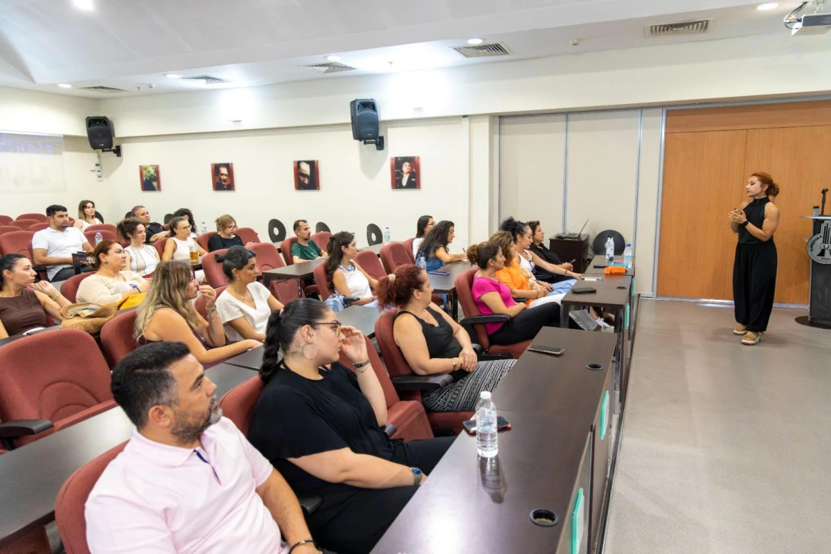 Karşıyaka Belediyesi&rsquo;nden personele &lsquo;daha sağlıklı &ccedil;alışma&rsquo; semineri