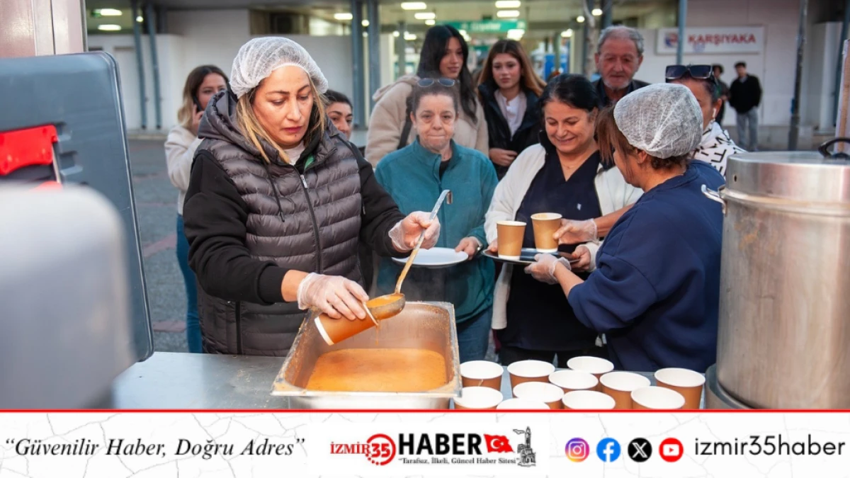 Karşıyaka&rsquo;da 15 bin kişiye sıcak &ccedil;orba ikramı