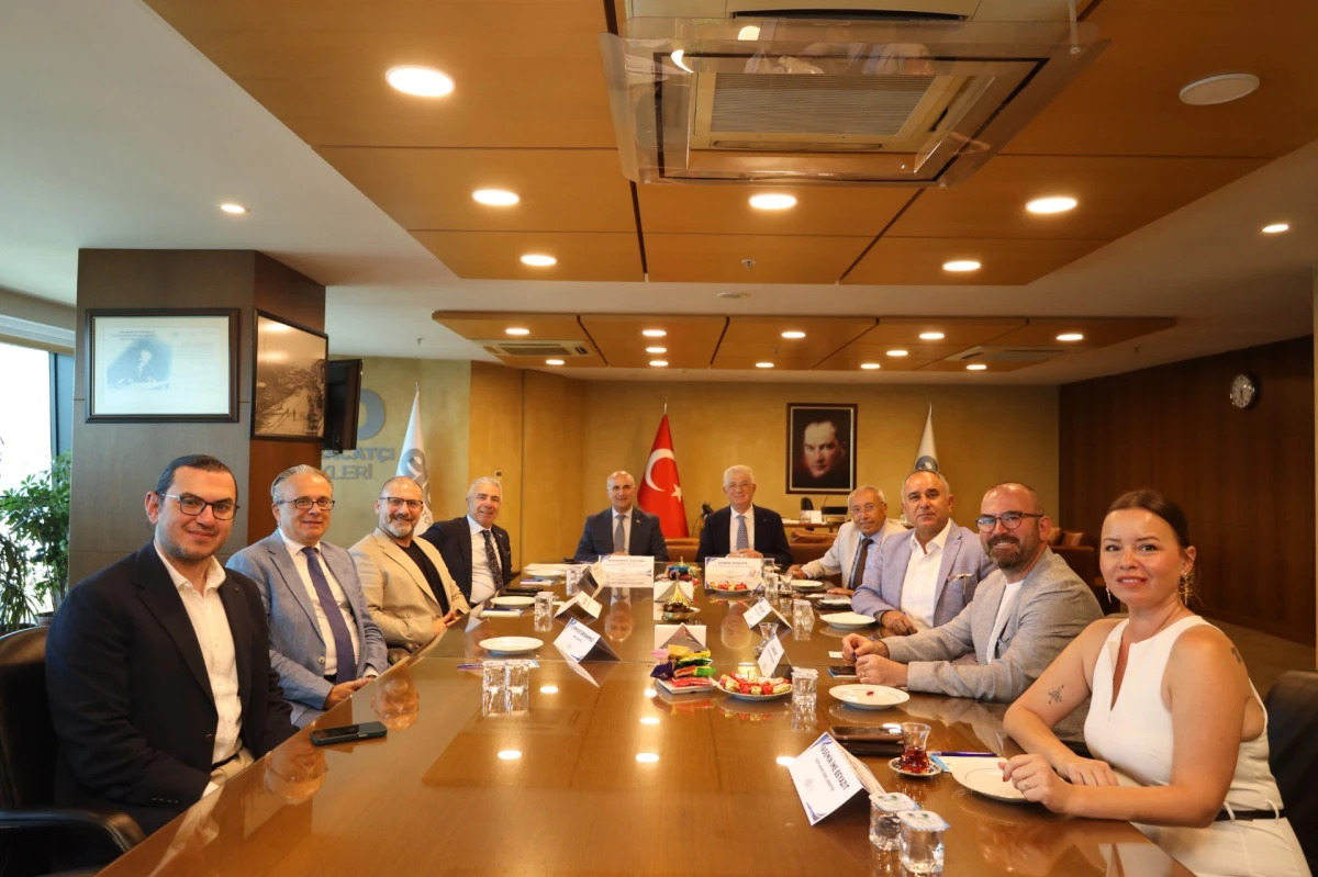 Kimya sekt&ouml;r&uuml; ihracatı Ege&rsquo;de, Birlik neden İstanbul&rsquo;da?