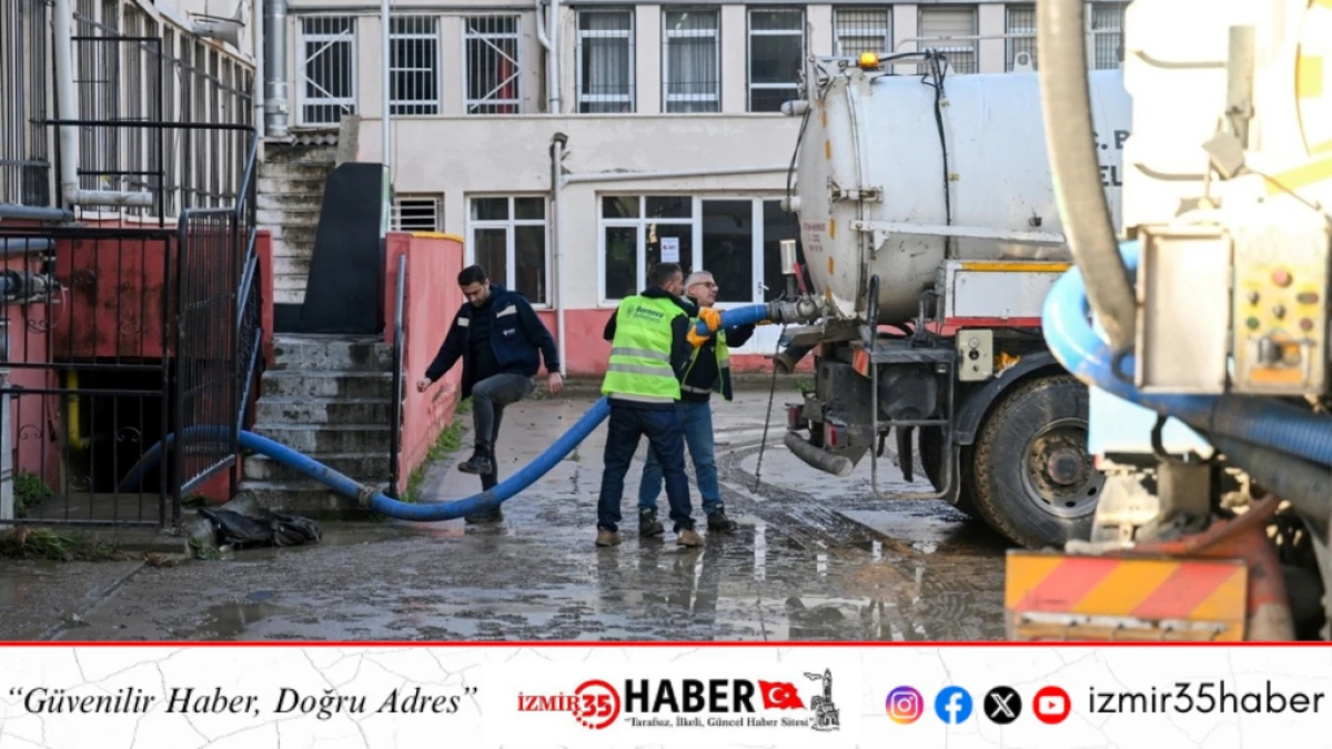 Kısa s&uuml;rede yağan yoğun yağış Bornova&rsquo;yı vurdu