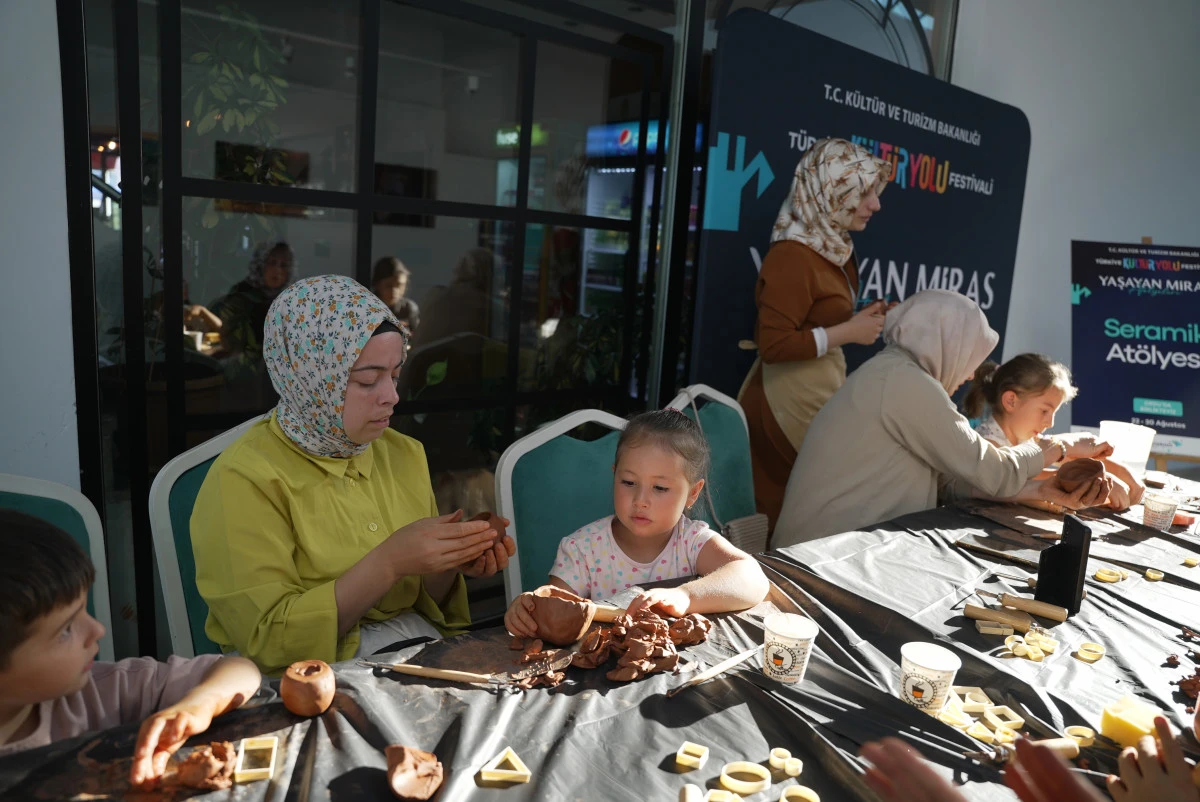 KOMEDİ G&Ouml;STERİSİNDEN AT&Ouml;LYELERE UZANAN &Ccedil;EŞİTLİ ETKİNLİKLER FESTİVAL KAPSAMINDA ORDU&rsquo;DA YERİNİ ALDI