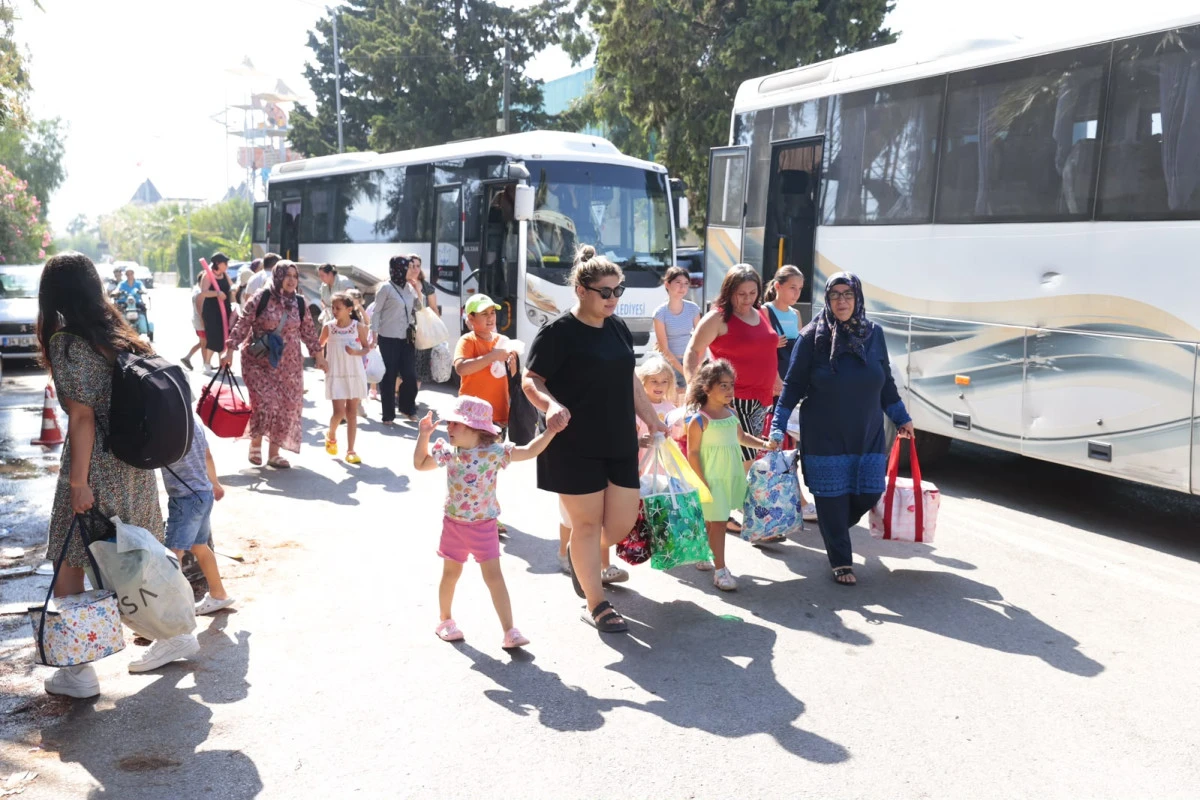 Konak Belediyesi&rsquo;nden semt merkezi kursiyerlerine deniz s&uuml;rprizi