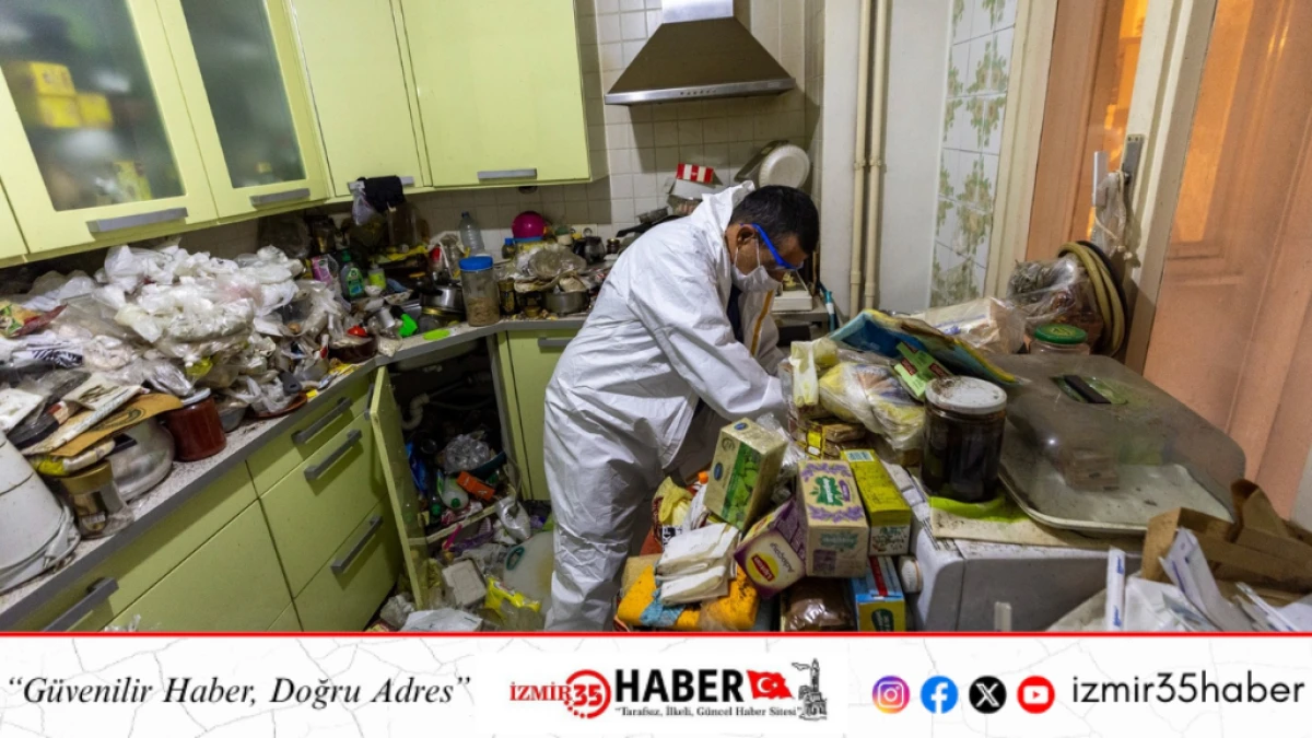 Konak'ta çöp ev operasyonu: 4 kamyon atık çıktı