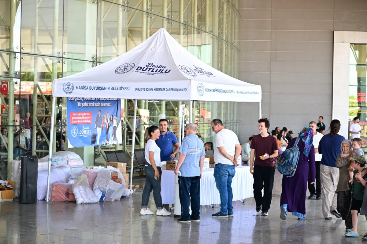 Manisa B&uuml;y&uuml;kşehir Belediyesi&rsquo;nden &Ouml;ğrencilere Hoş Geldin Karşılaması