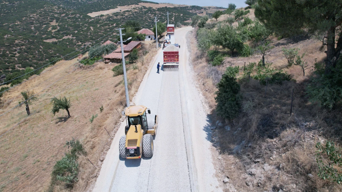  Manisa B&uuml;y&uuml;kşehir&rsquo;den Kula&rsquo;da 12,5 Kilometrelik Yol Hamlesi