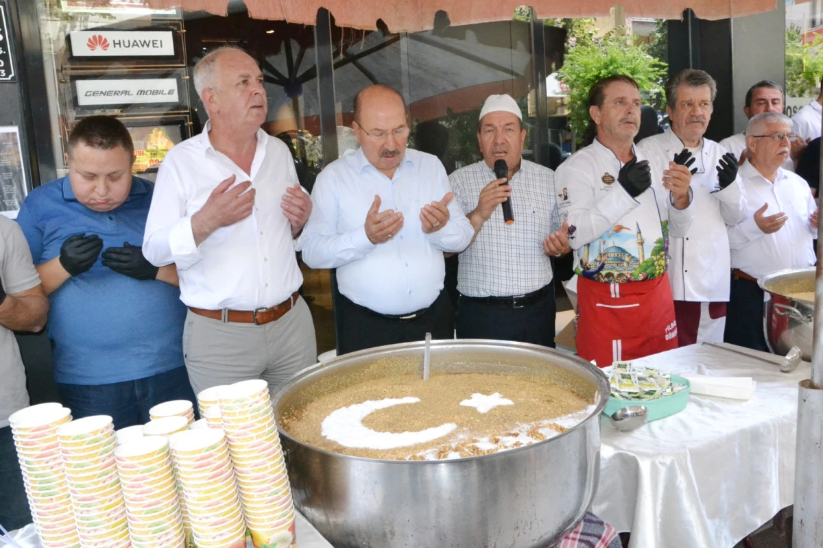 Manisa Esnaf ve Sanatkarlar Odası  Muharrem ayı kapsamında geleneksel aşure hayrını ger&ccedil;ekleştirdi
