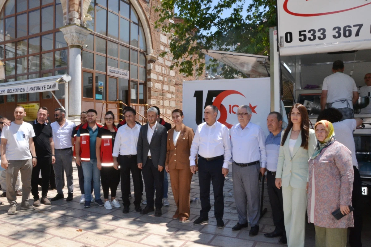 Manisa&rsquo;da 15 Temmuz demokrasi şehitleri dualarla anıldı.
