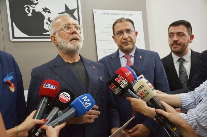 Manisa&rsquo;da Yunusemre il&ccedil;esinde Akgedik&rsquo;te TOKİ tarafından yapımı tamamlanan 4 okulu inceledi