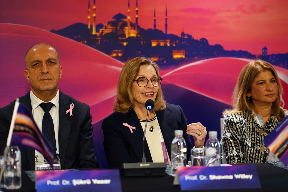 MEME KANSERİ AMELİYATINDA  ROBOTİK CERRAHİYLE 3 CM&rsquo;LİK KESİ D&Ouml;NEMİ!