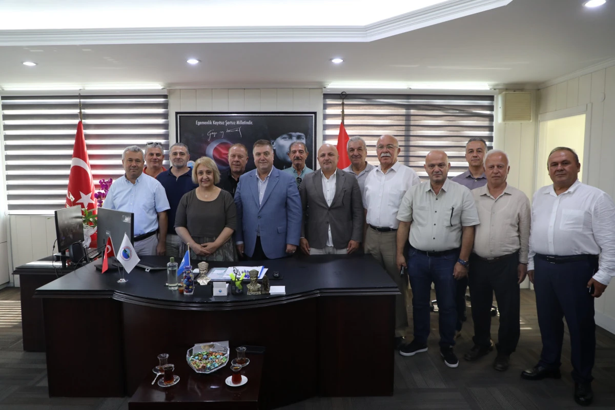 MENDERES&rsquo;İN YENİ BAŞKANINA TAKSİCİLERDEN HAYIRLI OLSUN ZİYARETİ
