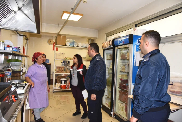 Menemen'de okul kantinlerine sıkı denetim