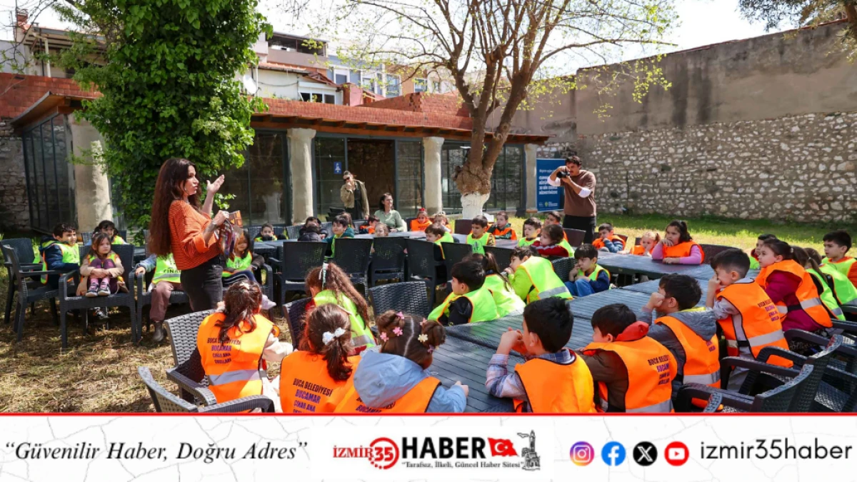 Minik &ouml;ğrenciler k&uuml;t&uuml;phanede kitaplarla buluştu