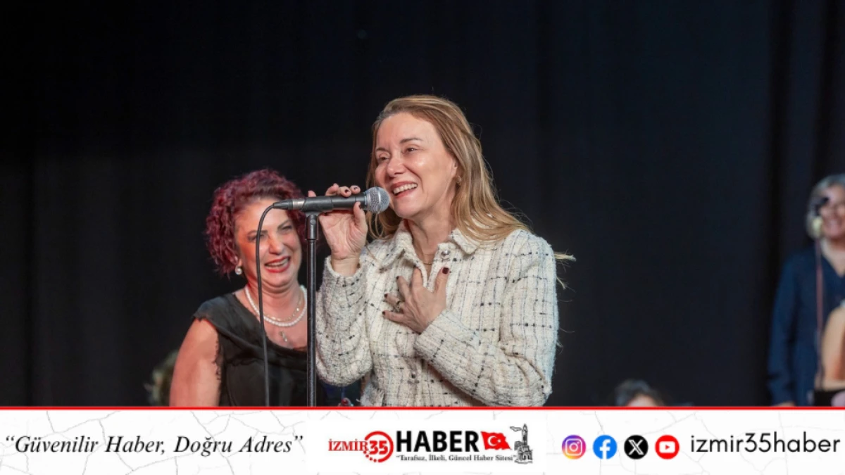 M&uuml;badelenin 103. yılında iki yakanın ezgileri Konak&rsquo;ta yankılandı