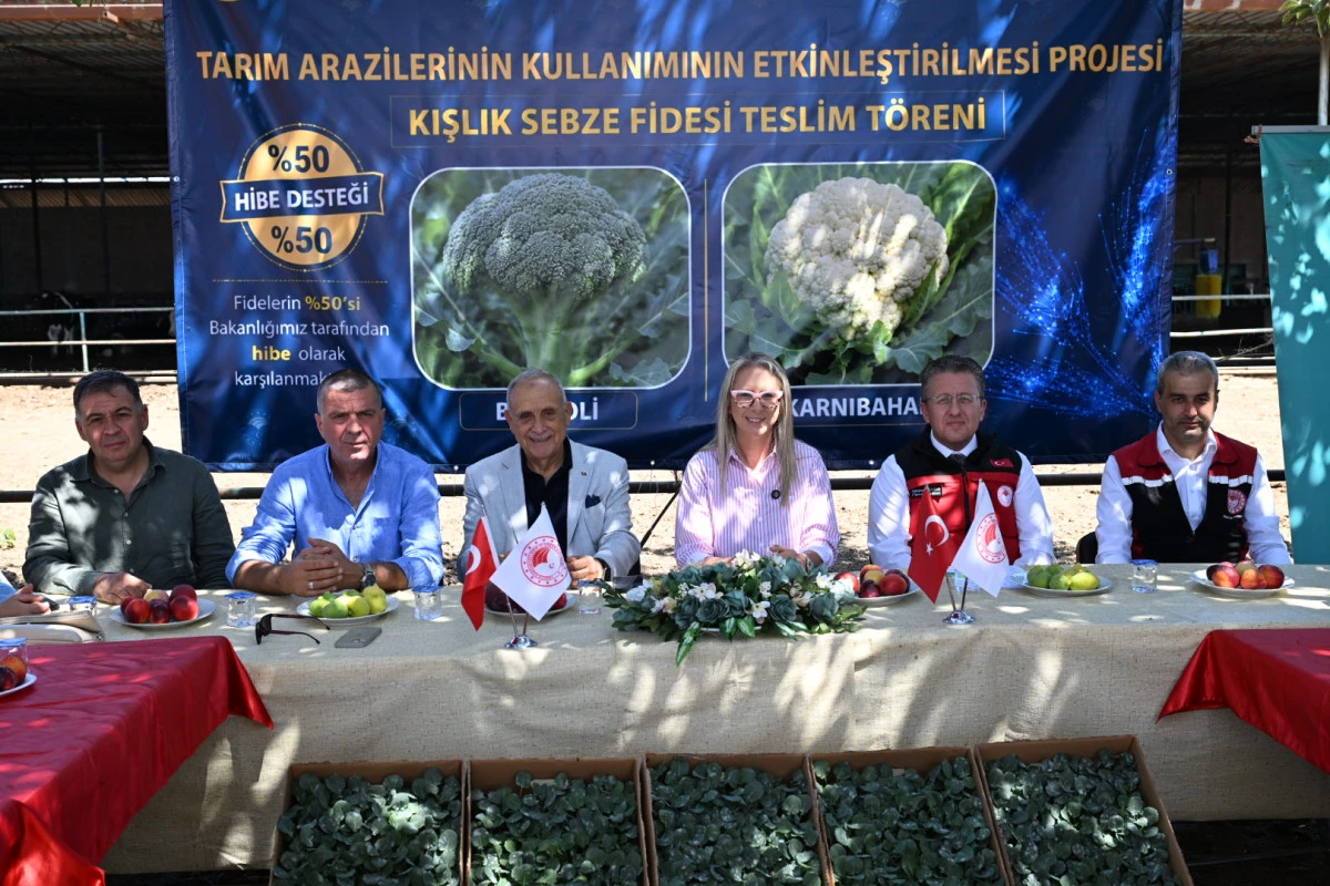 &Ouml;demiş&rsquo;te &Uuml;reticilere Kışlık Sebze Fidesi Desteği