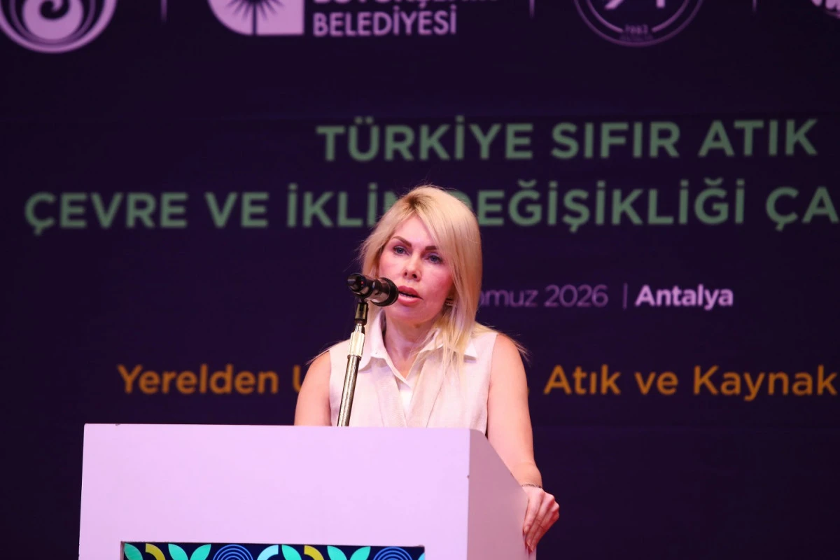 Rekt&ouml;r &Ouml;zkan, T&uuml;rkiye Sıfır Atık, &Ccedil;evre ve İklim Değişikliği &Ccedil;alıştayı&rsquo;na Katıldı 