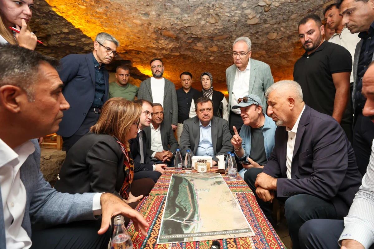 ŞAHİN, KARKAMIŞ KUŞ CENNETİ&rsquo;NDE SON HAZIRLIKLARI İNCELEDİ