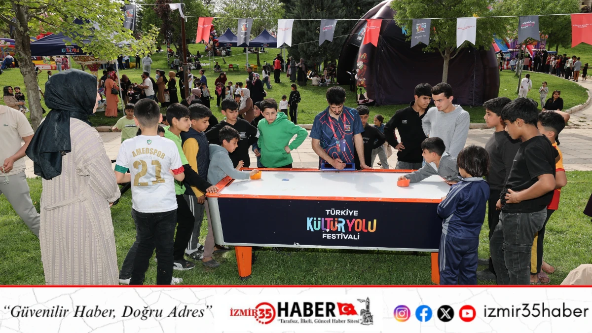 ŞANLIURFA&rsquo;DA K&Uuml;LT&Uuml;R YOLU FESTİVALİ RENKLİ İ&Ccedil;ERİKLERİYLE DEVAM EDİYOR