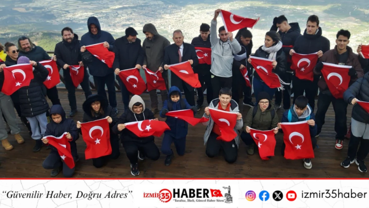 SPİL DAĞI ZERVESİNE &Ccedil;IKTILAR T&Uuml;RK BAYRAĞI A&Ccedil;TILAR 