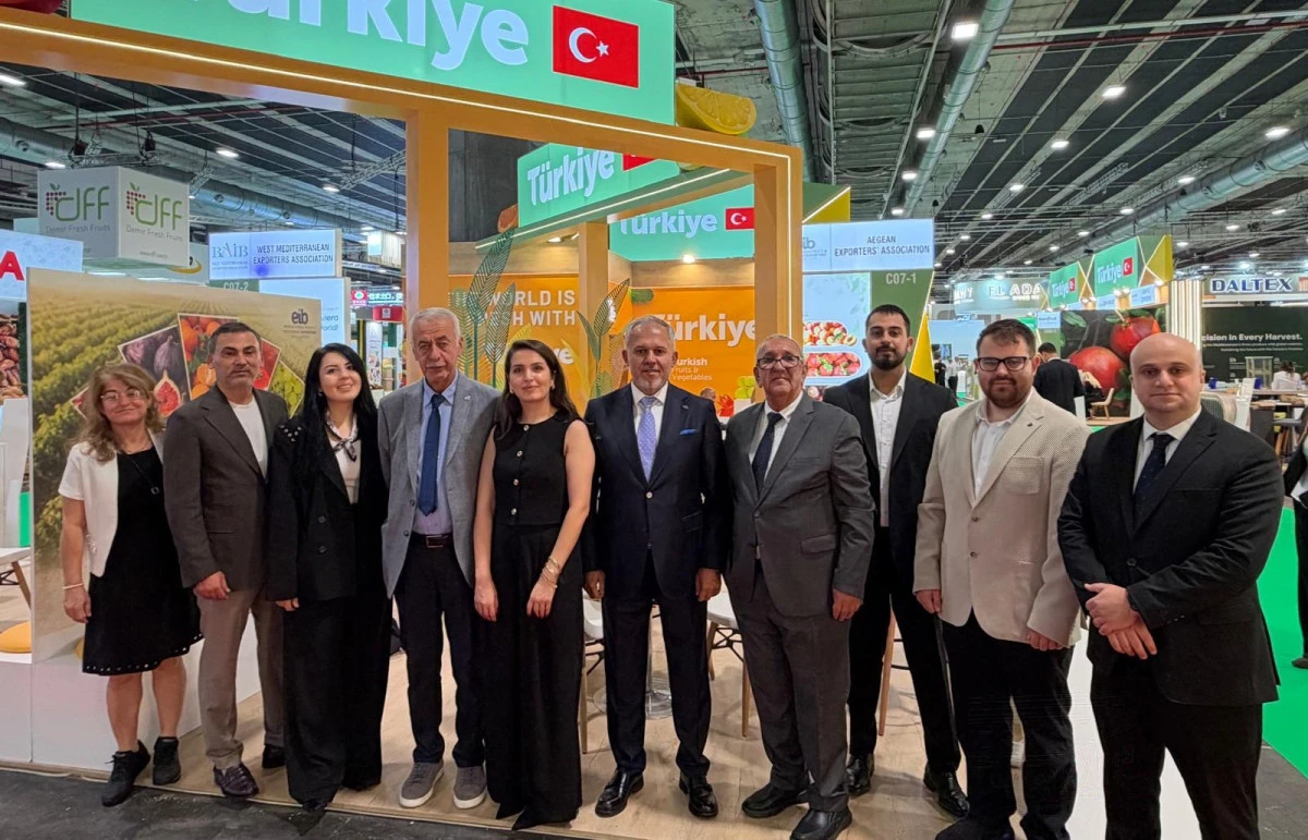T&uuml;rk yaş meyve sebzeleri Madrid&rsquo;de g&ouml;r&uuml;c&uuml;ye &ccedil;ıktı
