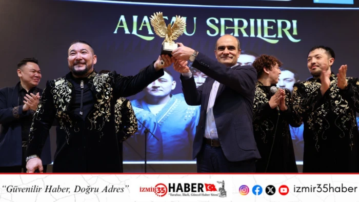 &Uuml;nl&uuml; Kazak m&uuml;zik grubu Alatau Serileri, yeni alb&uuml;m&uuml;n&uuml;n lansmanını Bağcılar'da yaptı
