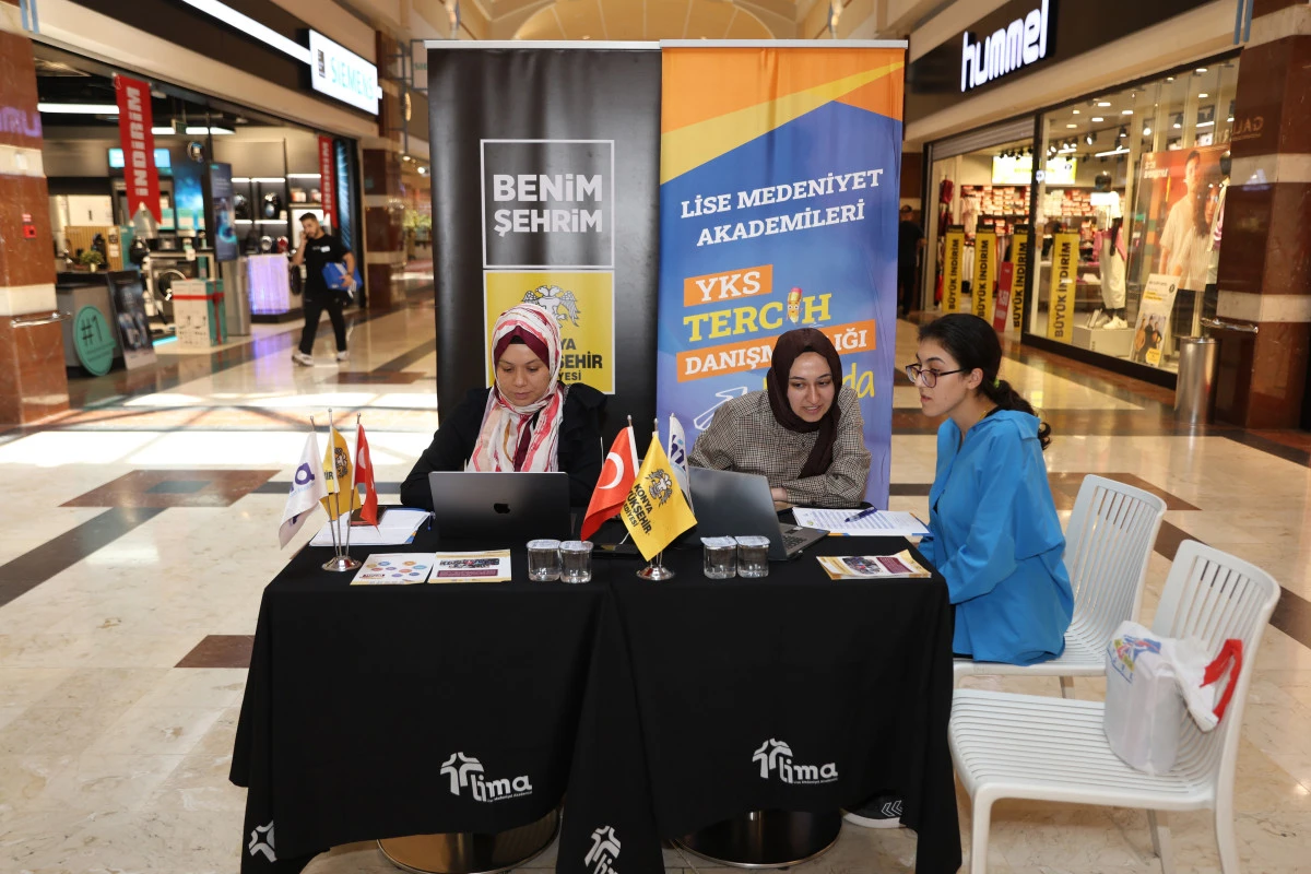 YKS ADAYLARINA &Uuml;CRETSİZ TERCİH DANIŞMANLIK DESTEĞİ