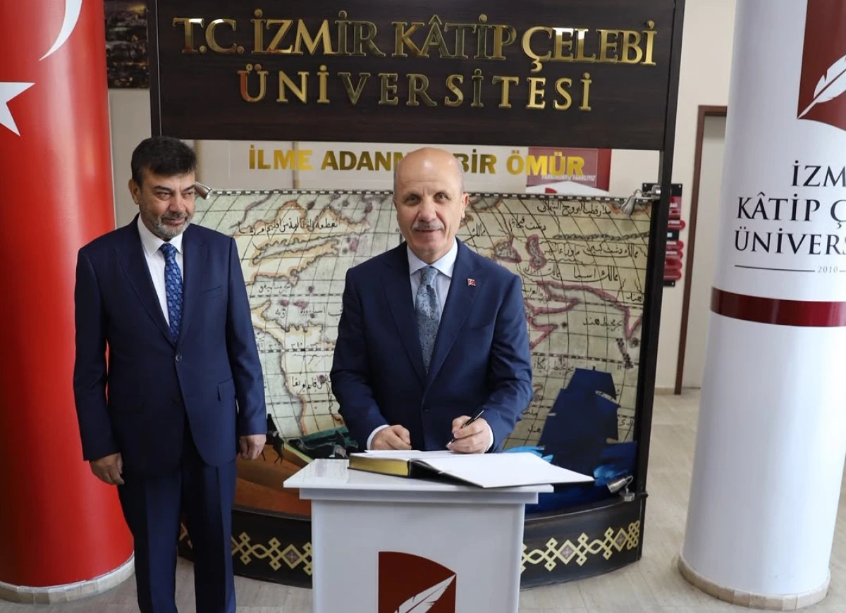 Y&Ouml;K Başkanı Prof. Dr. Erol &Ouml;zvar, İzmir K&acirc;tip &Ccedil;elebi &Uuml;niversitesini Ziyaret Etti