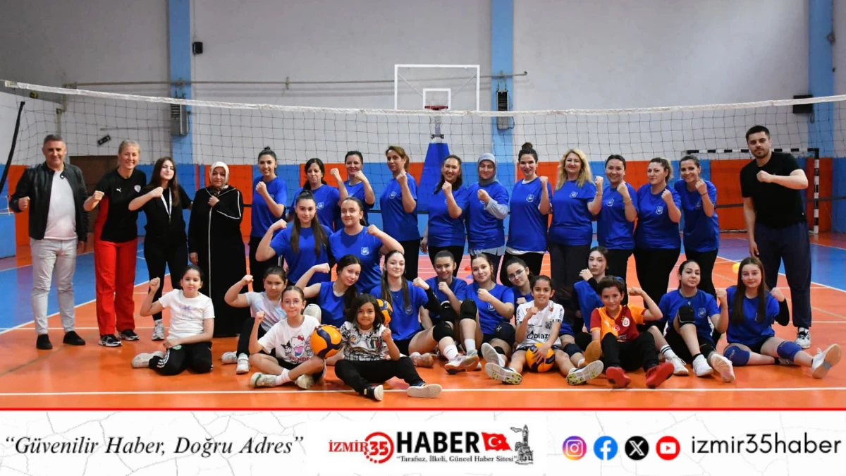 YUNUSEMRE BELEDİYESPOR'DAN ANNELER G&Uuml;N&Uuml;'NE &Ouml;ZEL VOLEYBOL ETKİNLİĞİ