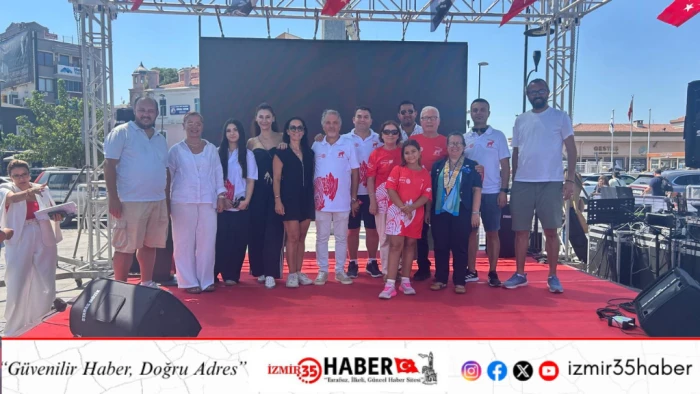 ZAFER BAYRAMI COŞKUSUYLA ÇANAKKALE BOĞAZI’NDA TARİHİ KULAÇLAR!