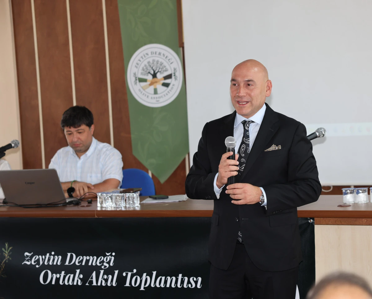 Zeytin Sekt&ouml;r&uuml; Akhisar&rsquo;da Ortak Akıl aradı